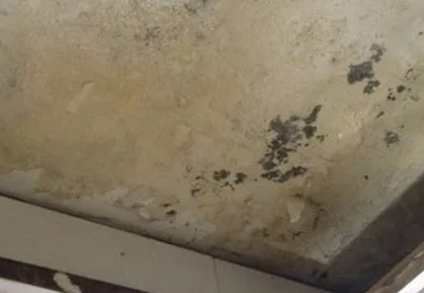 华龙阳台漏水维修公司分享下华龙卫生间渗水维修需要注意哪些问题。