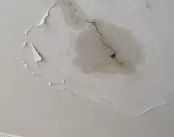 华龙阳台漏水维修公司分享下屋面防水工程质量问题原因分析